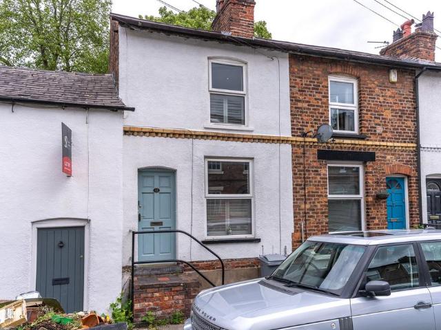 2 bedroom terraced house for sale