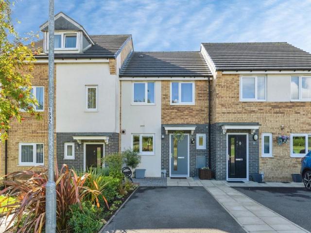 2 bedroom terraced house for sale