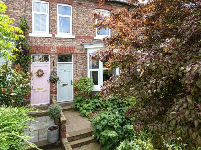 2 bedroom terraced house for sale