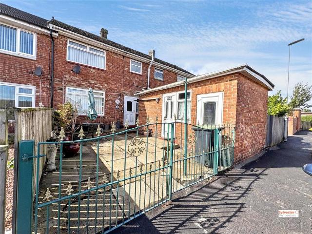 2 bedroom terraced house for sale