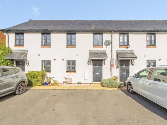 2 bedroom terraced house for sale
