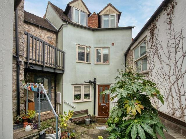 2 bedroom terraced house for sale