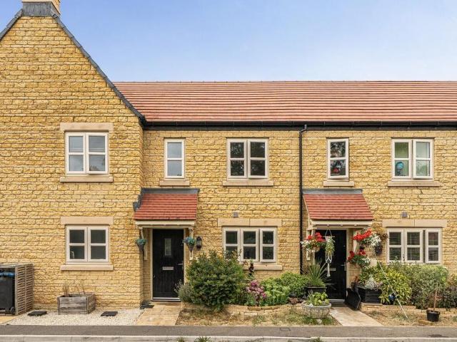 2 bedroom terraced house for sale