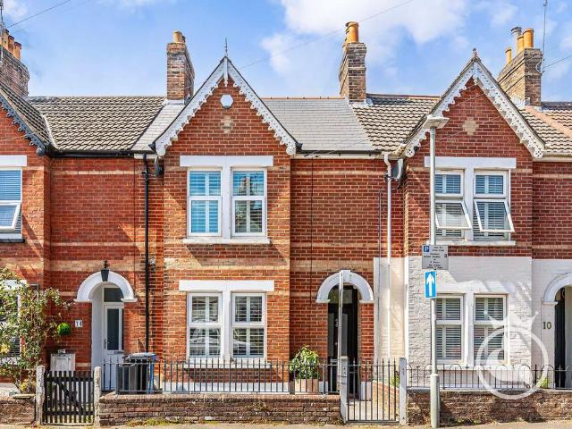 2 bedroom terraced house for sale