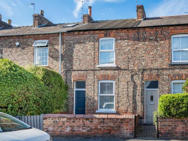 2 bedroom terraced house for sale