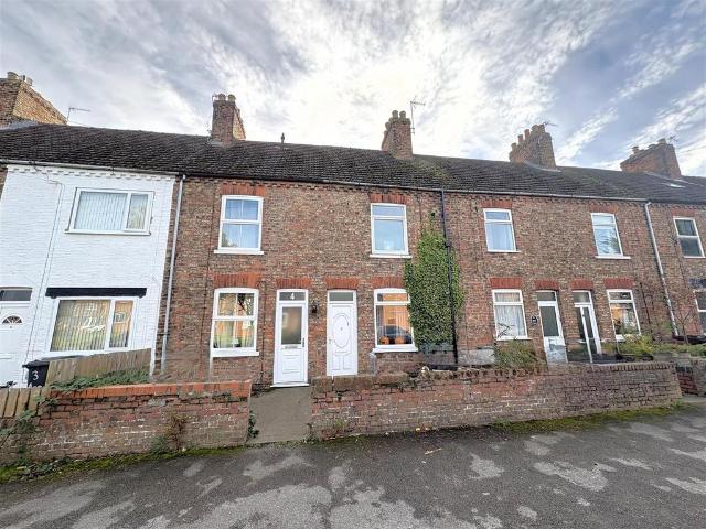 2 bedroom terraced house for sale