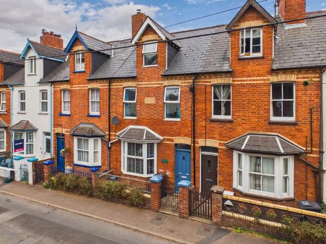 2 bedroom terraced house for sale