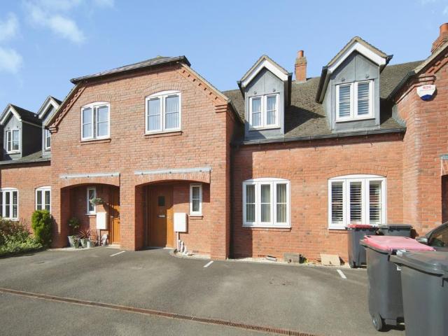 2 bedroom terraced house for sale