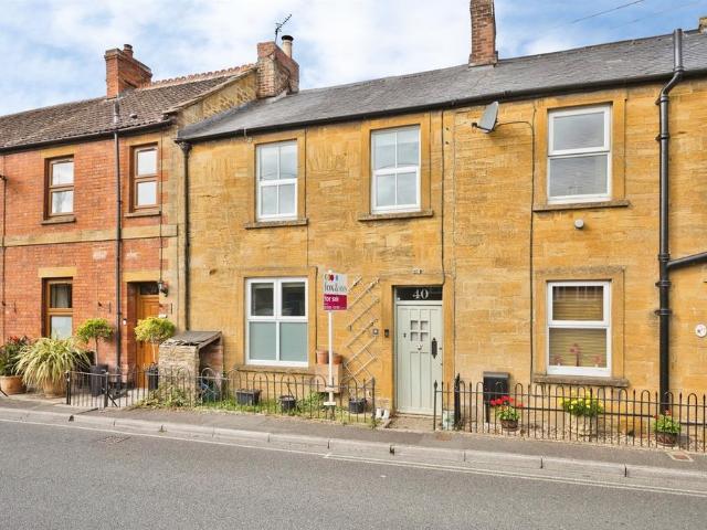 2 bedroom terraced house for sale