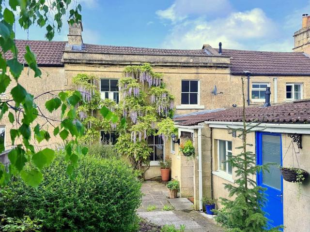 2 bedroom terraced house for sale