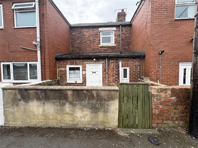2 bedroom terraced house for sale