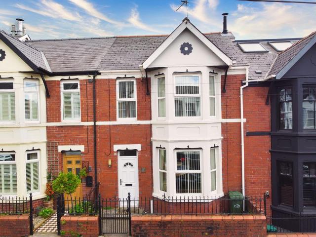 2 bedroom terraced house for sale