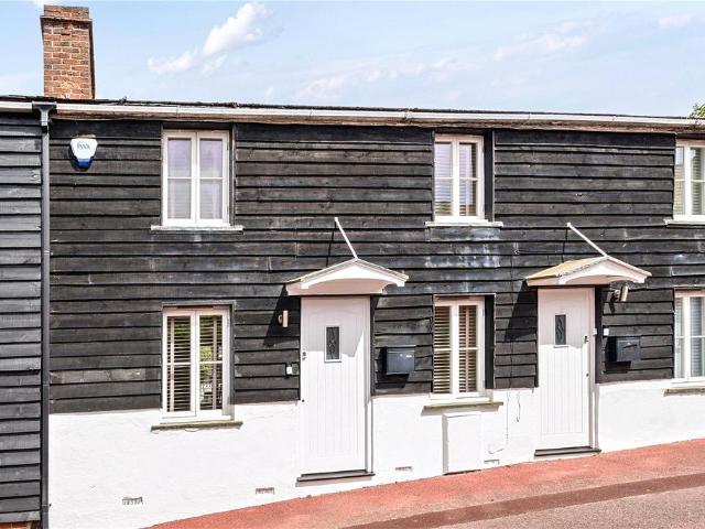 2 bedroom terraced house for sale