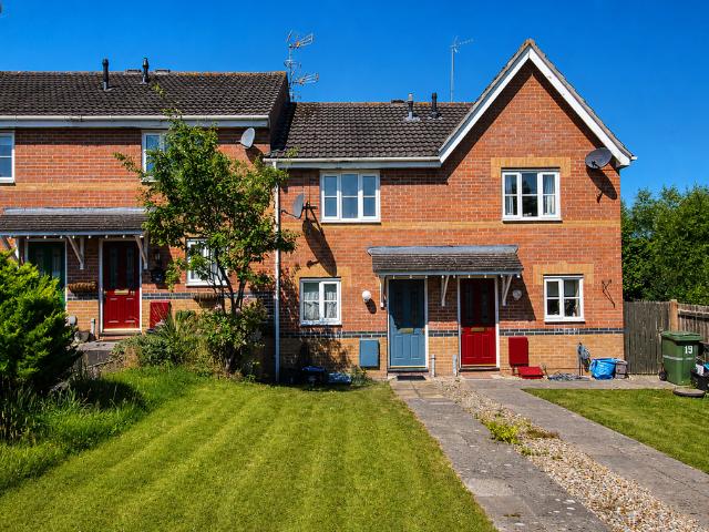 2 bedroom terraced house for sale