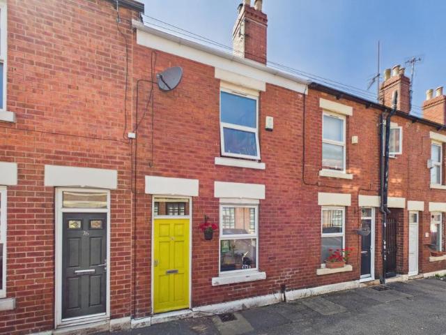 2 bedroom terraced house for sale