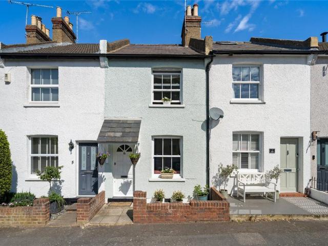 2 bedroom terraced house for sale