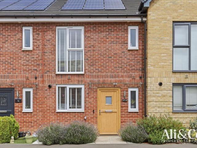 2 bedroom terraced house for sale