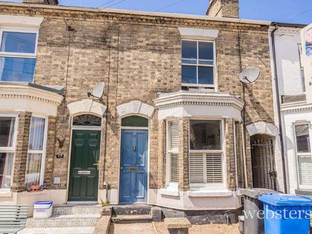 2 bedroom terraced house for sale