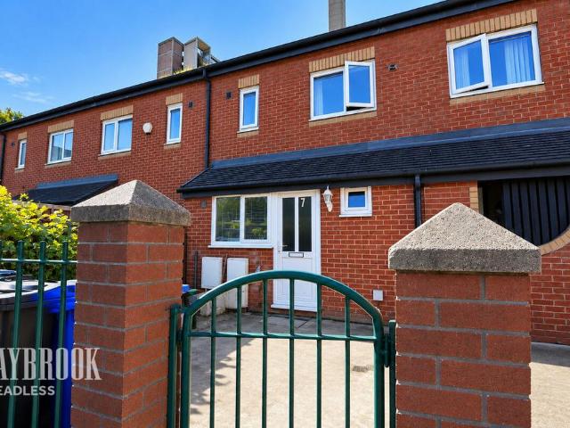 2 bedroom terraced house for sale