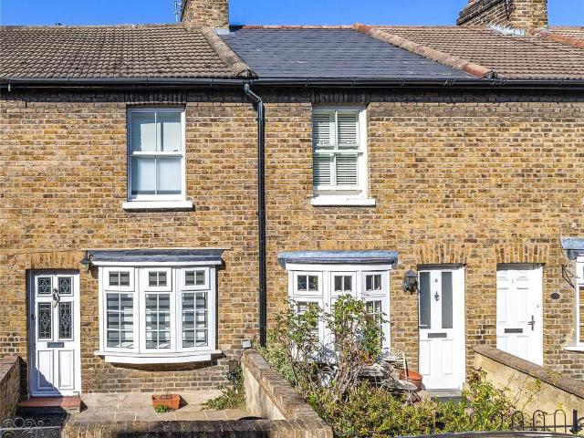 2 bedroom terraced house for sale