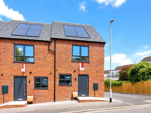 2 bedroom terraced house for sale