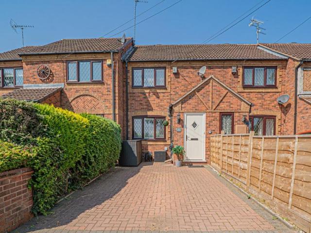 2 bedroom terraced house for sale