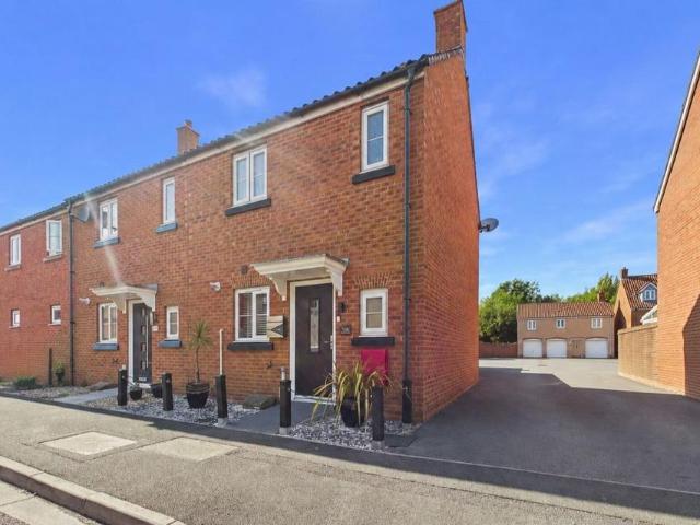 2 bedroom terraced house for sale
