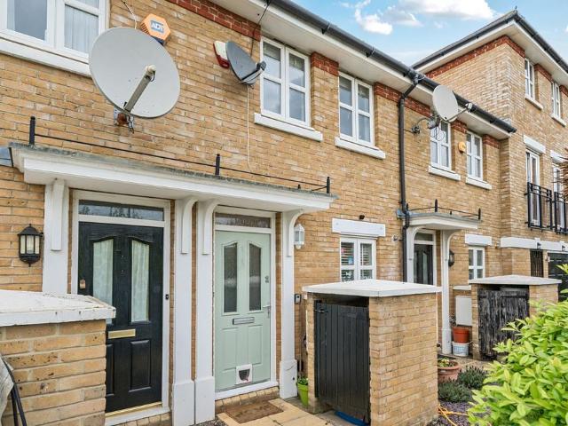 2 bedroom terraced house for sale