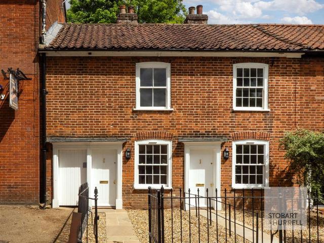 2 bedroom terraced house for sale