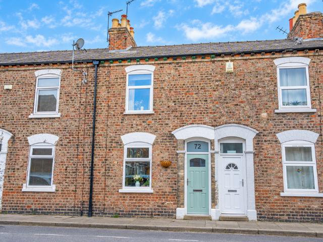 2 bedroom terraced house for sale