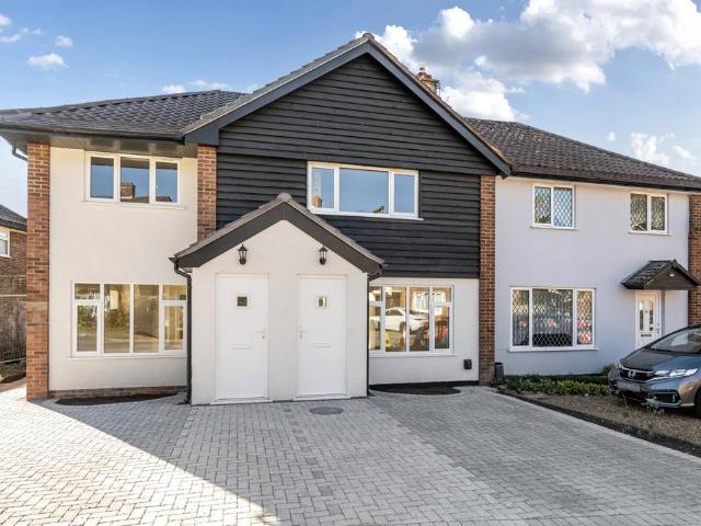 2 bedroom terraced house for sale