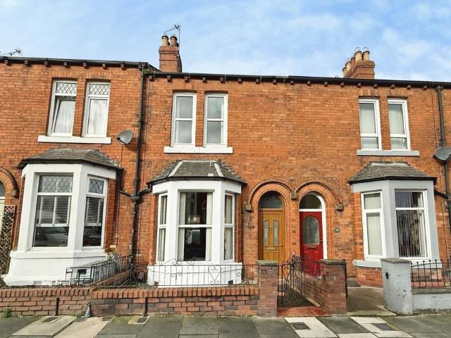 2 bedroom terraced house for sale