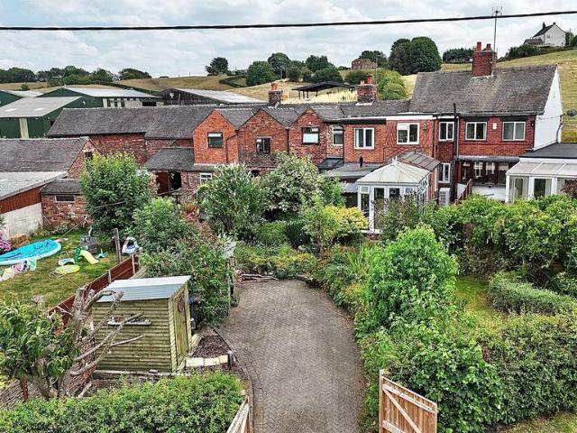 2 bedroom terraced house for sale