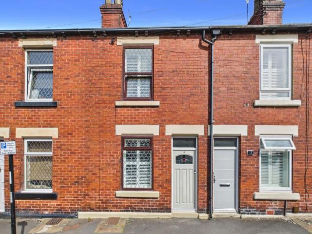2 bedroom terraced house for sale
