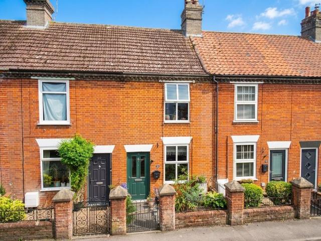 2 bedroom terraced house for sale