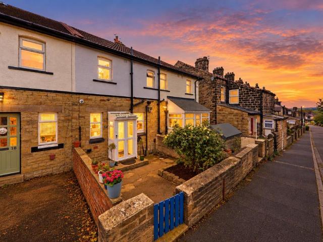 2 bedroom terraced house for sale