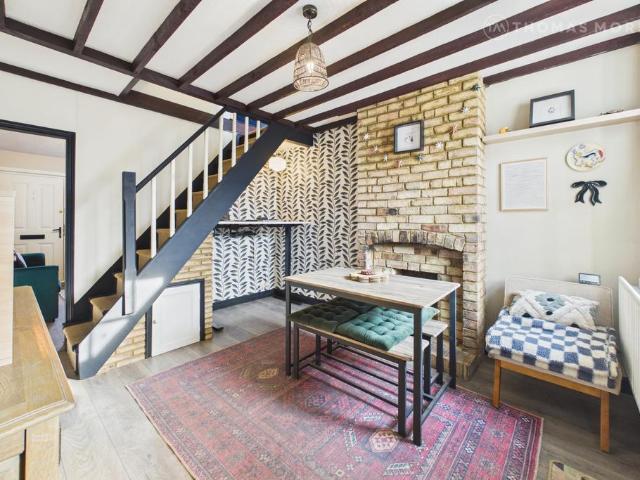 2 bedroom terraced house for sale
