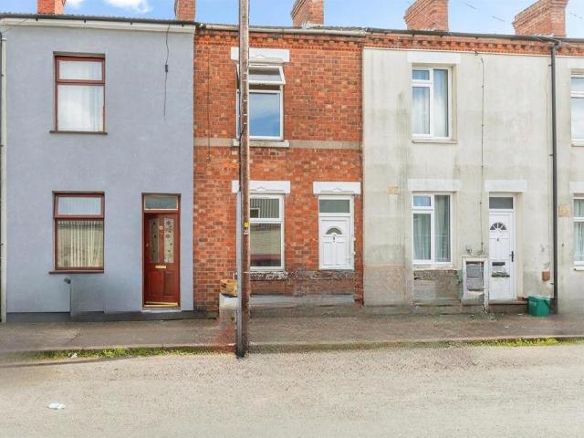 2 bedroom terraced house for sale
