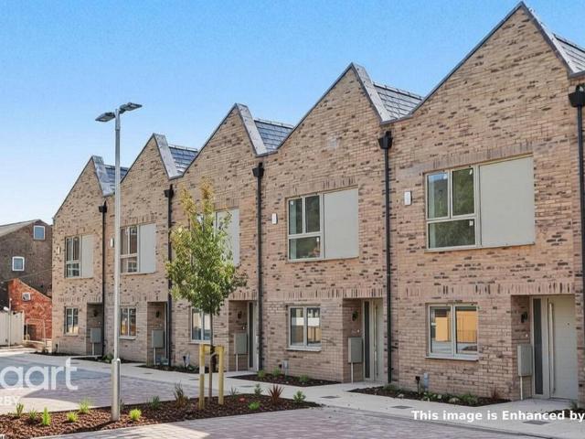 2 bedroom terraced house for sale