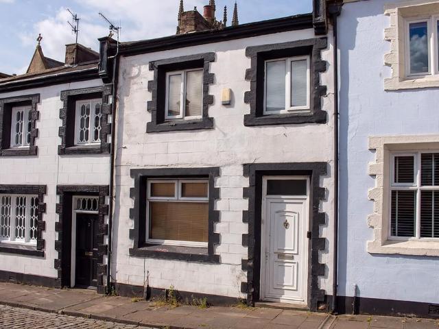 2 bedroom terraced house for sale