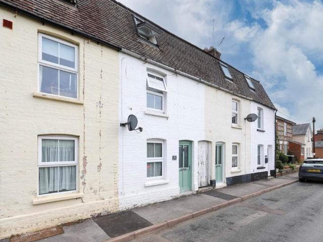 2 bedroom terraced house for sale