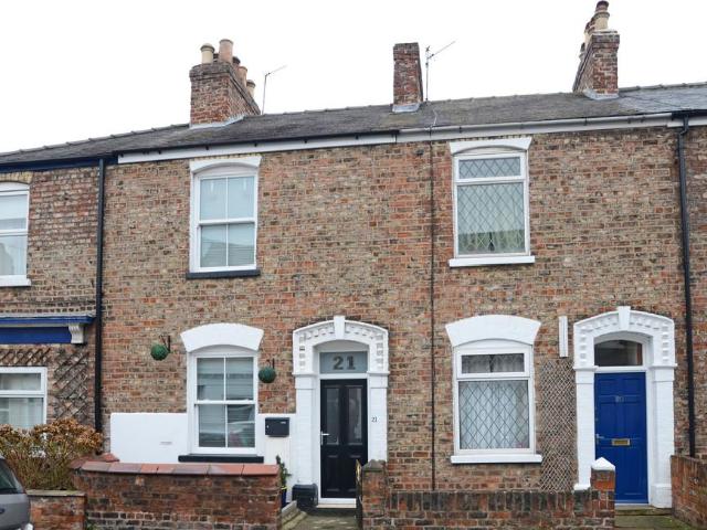 2 bedroom terraced house for sale
