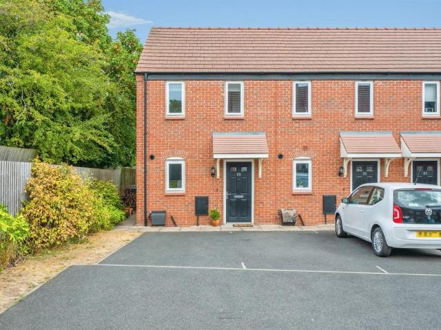 2 bedroom terraced house for sale
