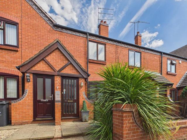 2 bedroom terraced house for sale
