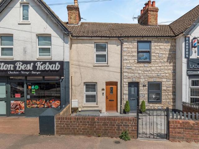 2 bedroom terraced house for sale