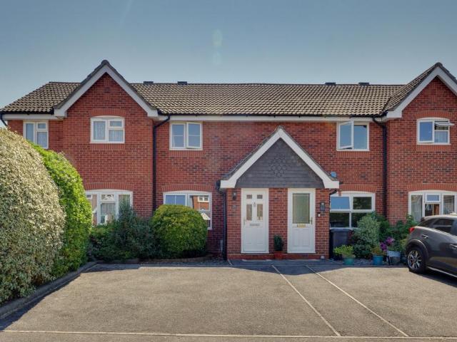 2 bedroom terraced house for sale