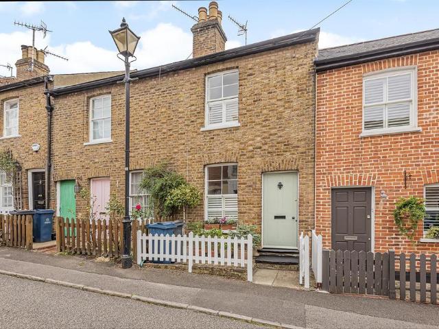 2 bedroom terraced house for sale