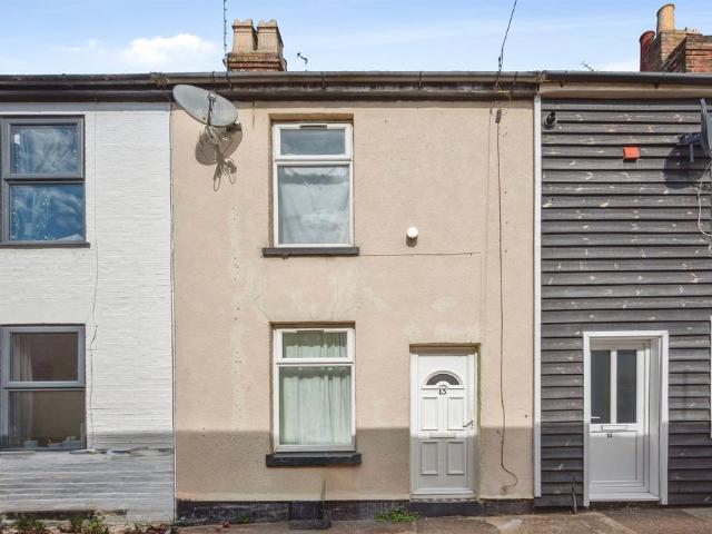 2 bedroom terraced house for sale