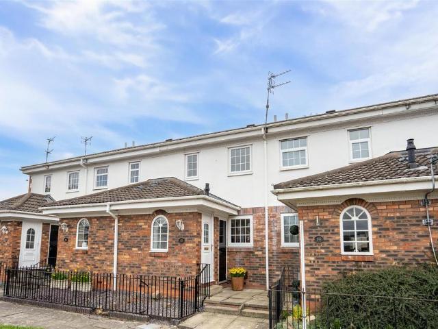 2 bedroom terraced house for sale