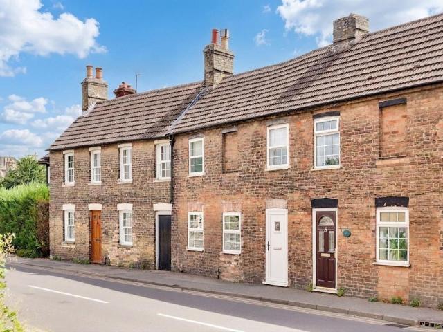 2 bedroom terraced house for sale
